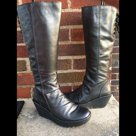 fly silver boots